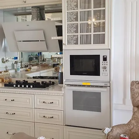 Konyaalti Plajina 10 Dakika Kral Dairesi Antalya