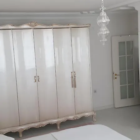 Apartament Konyaalti Plajina 10 Dakika Kral Dairesi Antalya